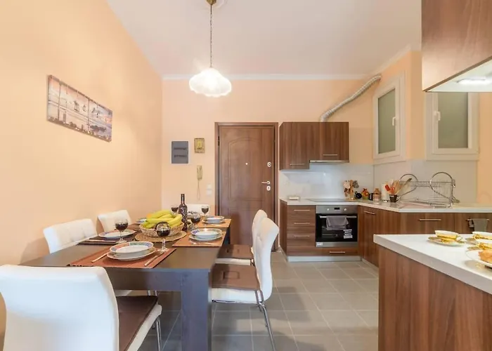 Bright Newly Renovated Near & Center+ac شقة *