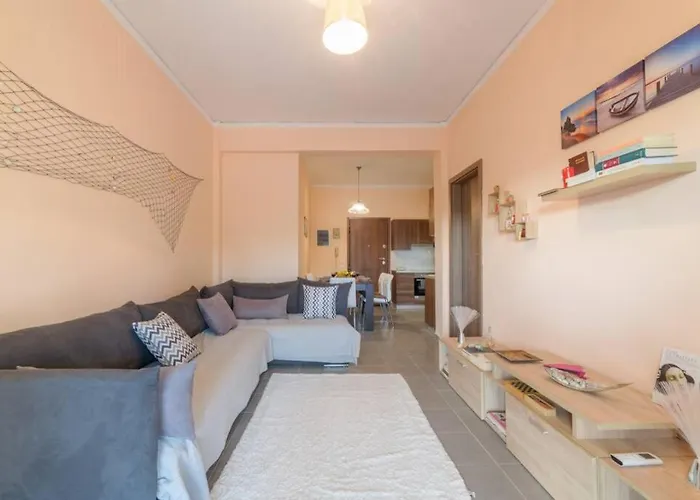 Bright Newly Renovated Near & Center+ac شقة