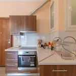 Bright Newly Renovated Near & Center+ac Apartament Anemomylos