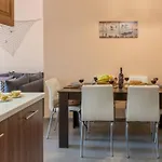 Bright Newly Renovated Near & Center+ac Apartament Anemomylos