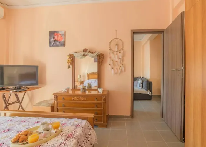 Bright Newly Renovated Near & Center+ac Apartamento Anemomylos